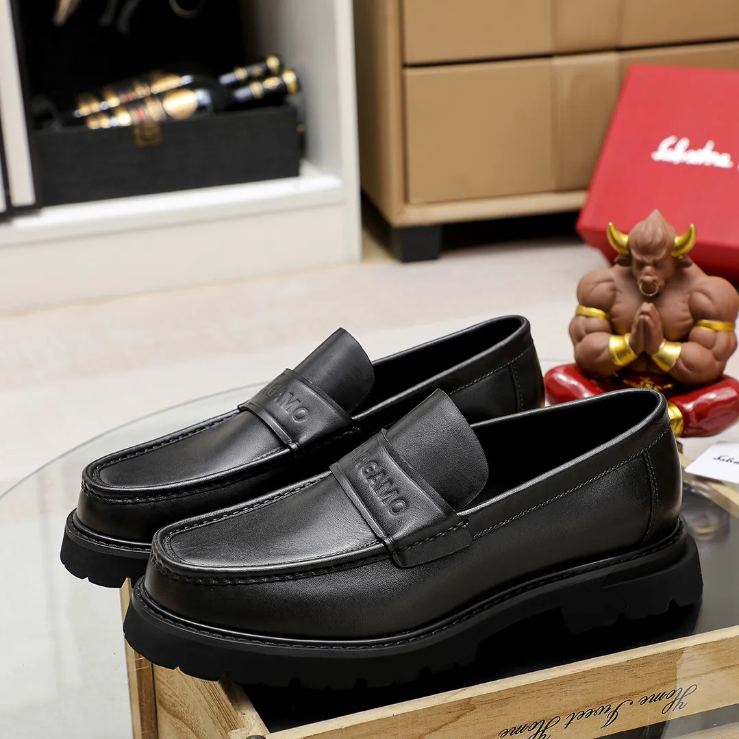 Men's shoes 💰460 🔥Ferragamo's new men's casual slip-on shoes🇨🇳Official website original 1:1 mold, original quality💯Fine workmanship, high-end luxury☘The upper is made of imported Italian first-layer cowhide🌴🐂Leather lining🍓Rubber wear-resistant and non-slip outsole, breathable and comfortable to wear🍍The first choice for high-grade men🍉3 colors available! Code number 38-45……